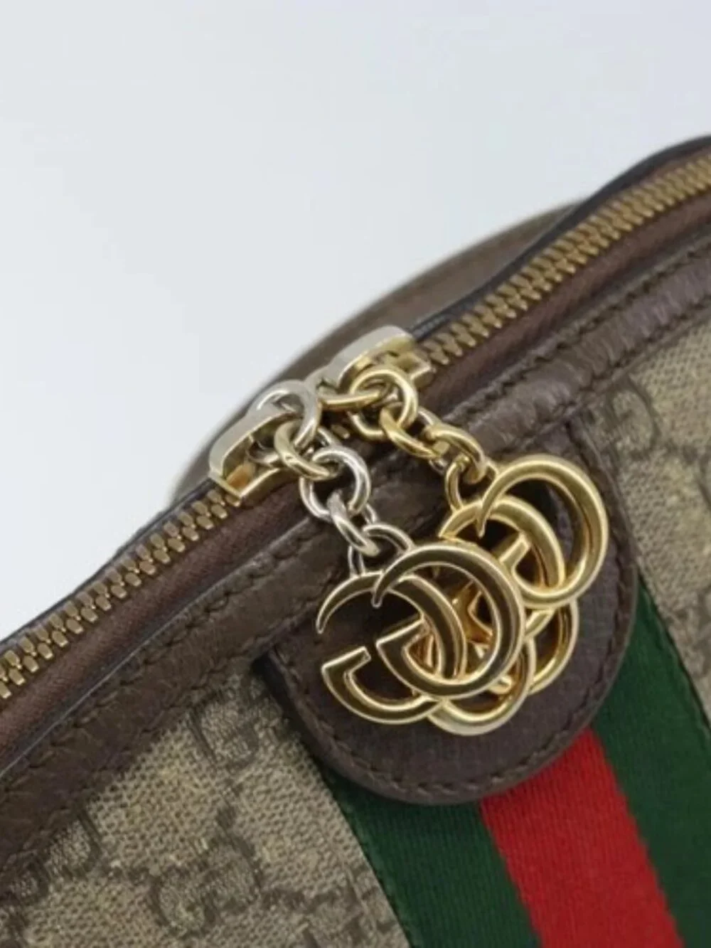Gucci brand	gucci color	beige
